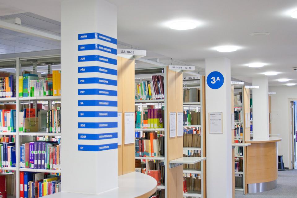 Besucherleitsystem-FH-Frankfurt-Bib-Bild3