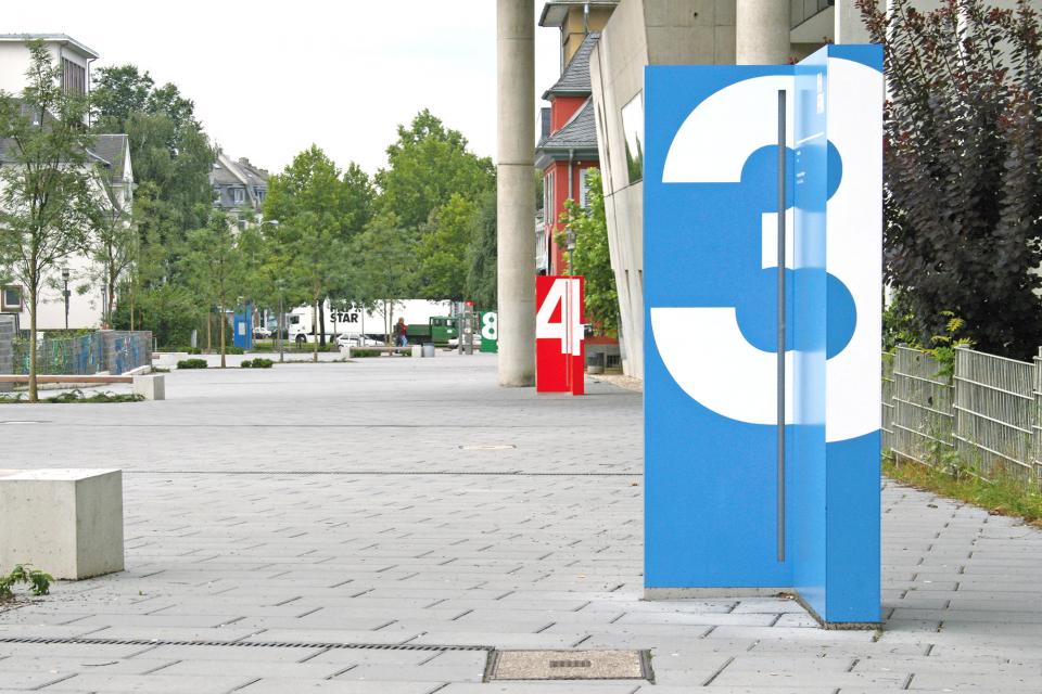 Wegeleitsystem-Orientierungssystem-FH-Frankfurt-Bild1
