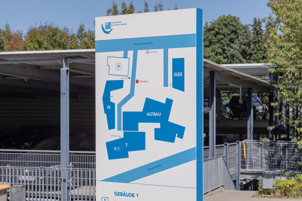 Planung Leit- und Orientierungssystem, Leitsystem Design, Stele, Lageplan, Klinik